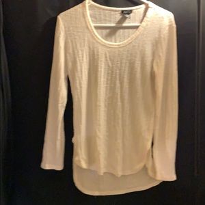 Off white long sleeves crewneck shirt